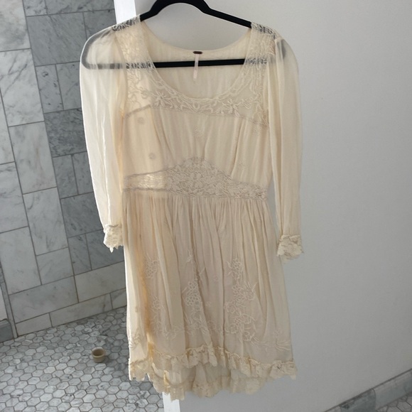 Free People lace dress. Size 4. Great condition. - Picture 1 of 5
